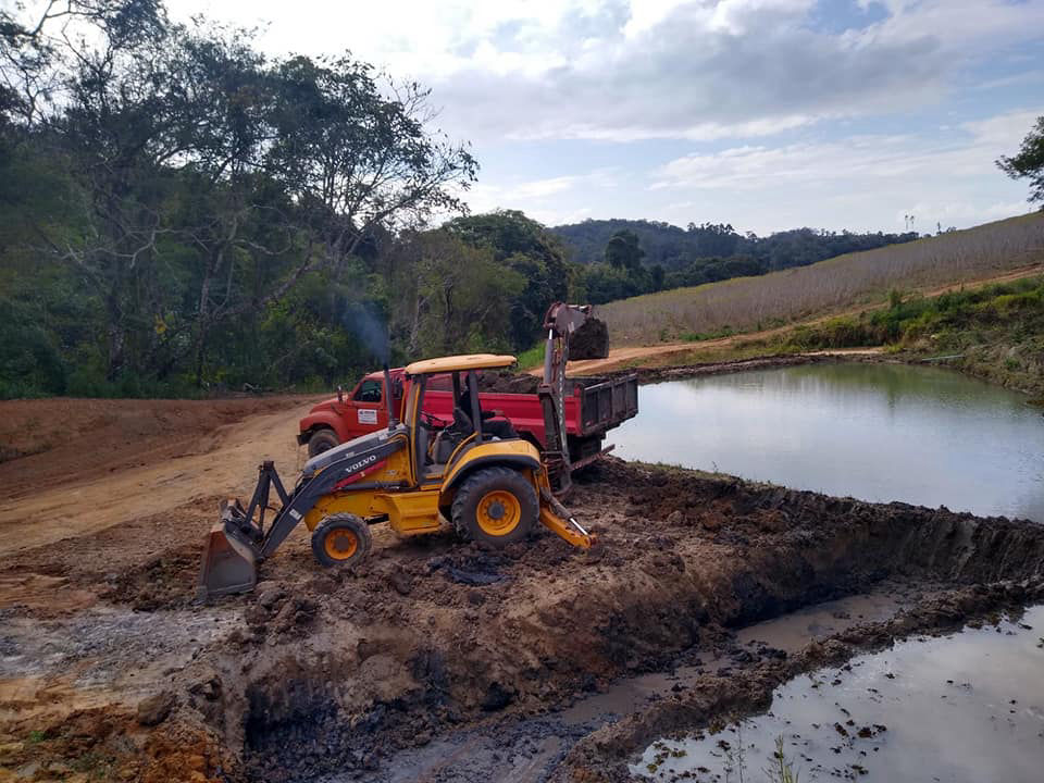 servicos da empresa bonança terraplanagem perfuracoes locacao de maquina em jarinu